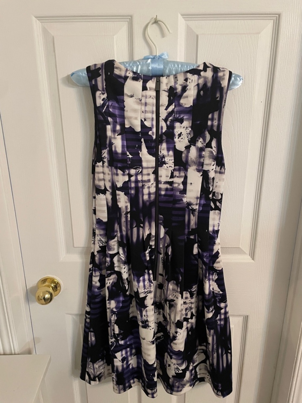 💎VINTAGE Sleeveless Pleated Dress Purple Black Floral 💎 - Picture 4 of 10